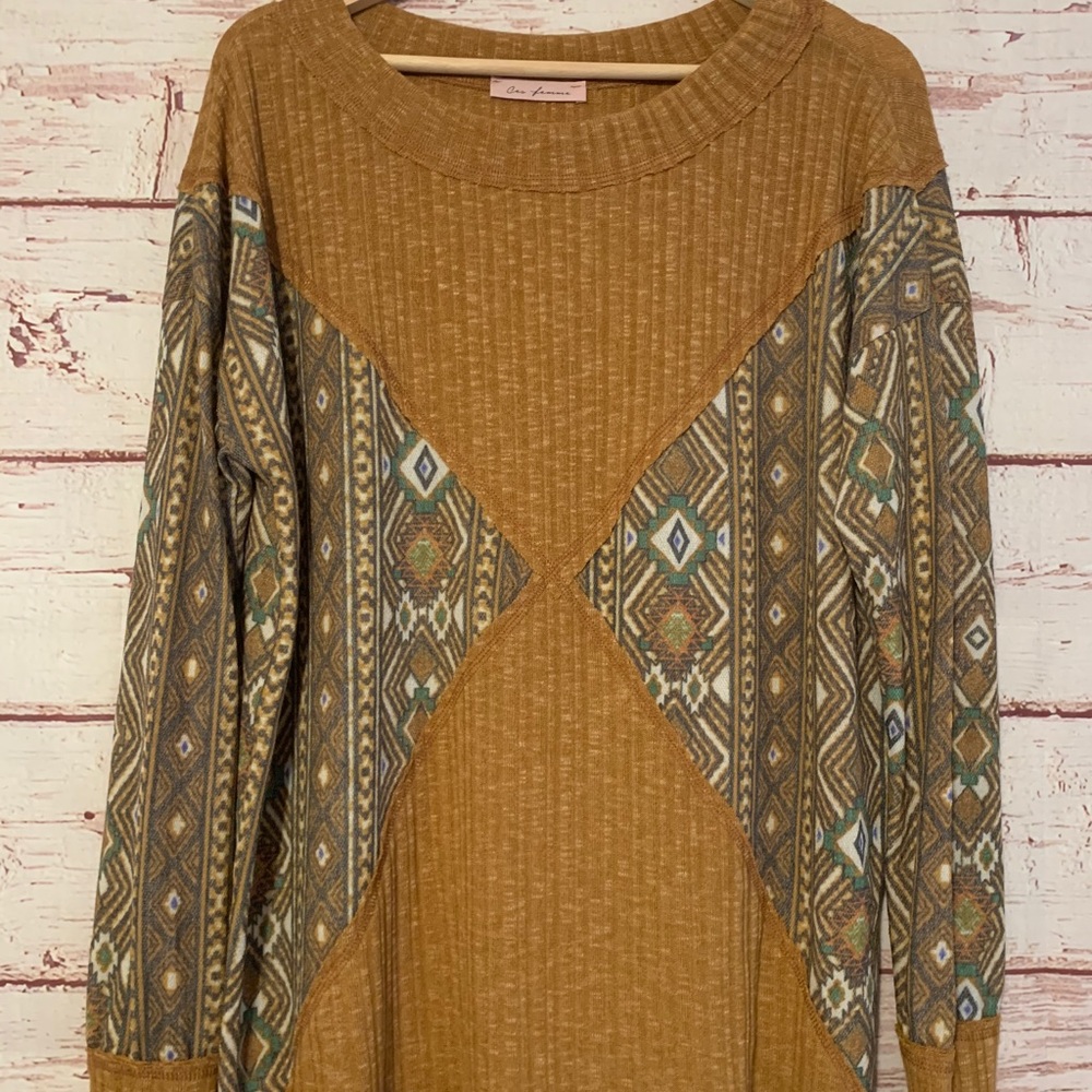 Color Block Sweater Top - Picture 3 of 5